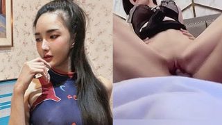 คลิปหลุด Onlyfans น้องปีใหม่ peemaimei สาวไทยหน้าสวย โม๊คสด ก่อนขึ้นขย่มเสียว กระแทกหีเย็ดท่าหมา